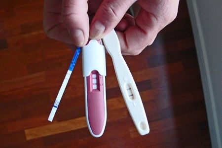 Через сколько тест показывает беременность?