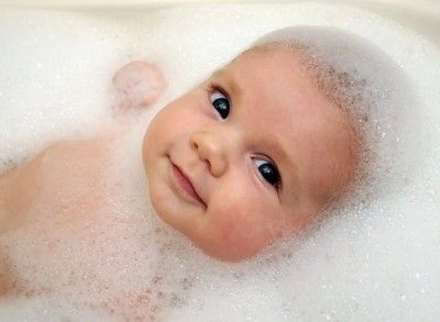 Можно ли купать ребенка при температуре