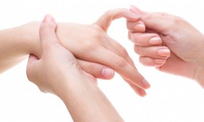 Болят суставы и пальцы рук при беременности