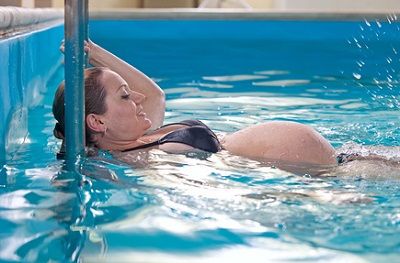 Можно ли беременным ходить в бассейн